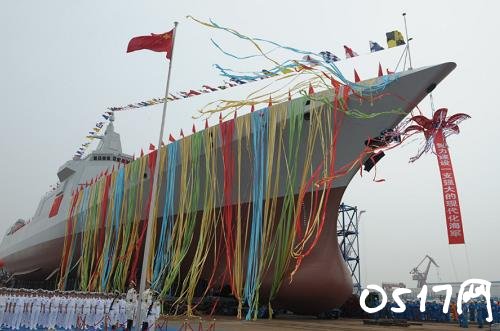 中国新型导弹驱逐舰下水 这意味着中国在不断进步