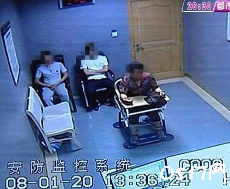 三姐弟杀亲生父母 杀害父母后请求邻居打电话报警