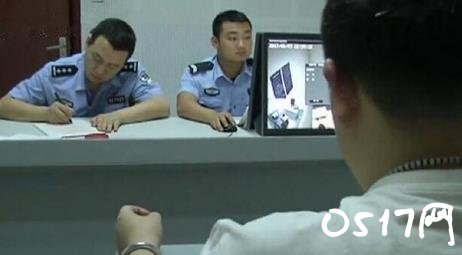 女子半夜被邻居摸醒 半夜醒来发现床头坐着一名男子