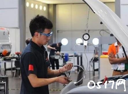 小伙当技师拿80万补贴 扬长避短不比本科生差