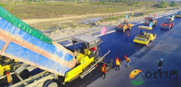 淮安滨河大道进入沥青铺设阶段 年内将完成工程主体