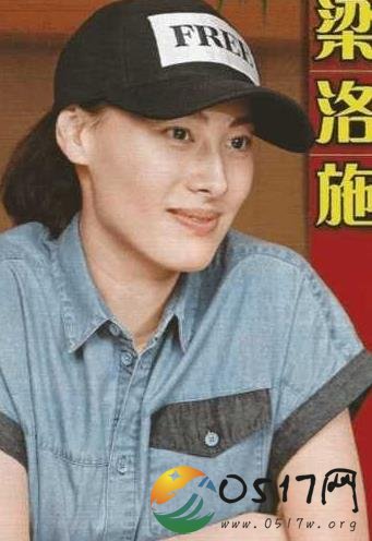 梁洛施吃顿饭亲33次 离婚6年大儿子已经8岁