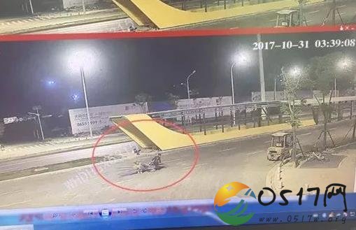 凌晨推婴儿车出没 用婴儿车打掩护盗窃工地钢材