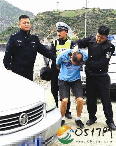 多名男子开豪车劫持女性 民警打爆轮胎成功解救人质