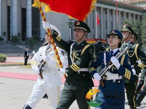 特朗普被中国圈粉 两国元首一起检阅三军仪仗队