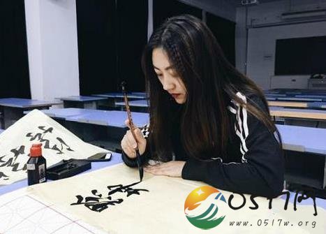 高校开展女神大比拼 女神们各有千秋