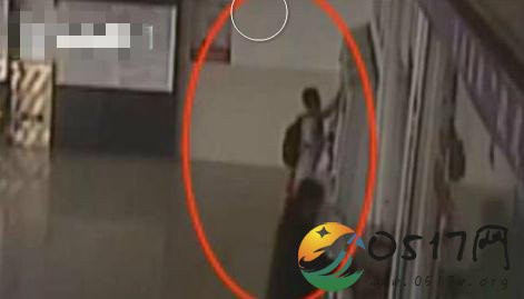 9岁男孩买票寻母 原来都是父母欺骗孩子的结果