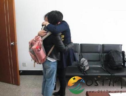 杭州民警助孪生姐妹重逢 孪生姐妹为何会分开