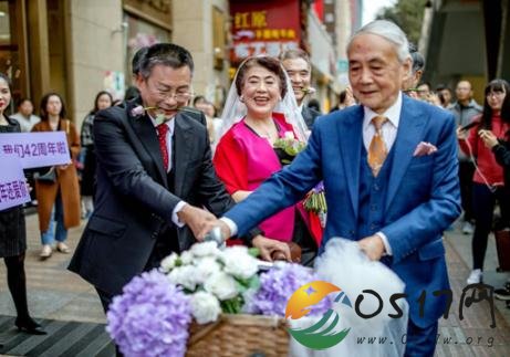 老院长42周年婚走红 向大家诠释真正的爱情