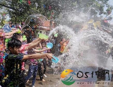 泰国宋干节期间事故不断 酒后驾驶是事故主因