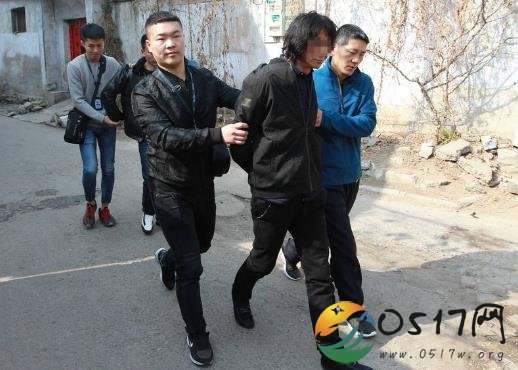 女子遭飞车党拖行数十米远 痴迷赌博欠下不少外债