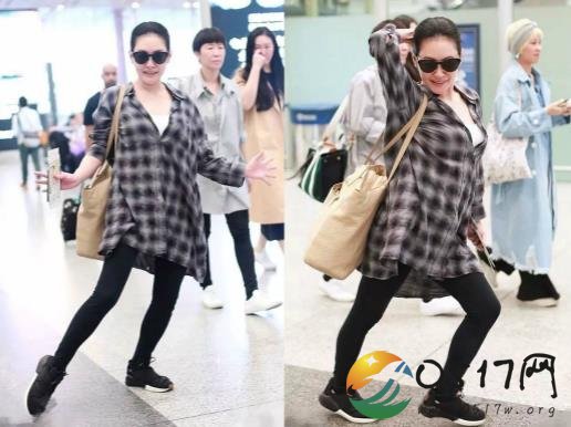 小S机场凹造型 性感辣妈的衣品去哪儿了