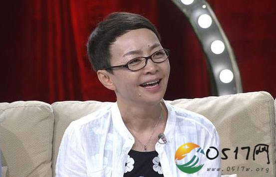 宋丹丹晒昔日合影 泛黄的合影照片中大咖云集