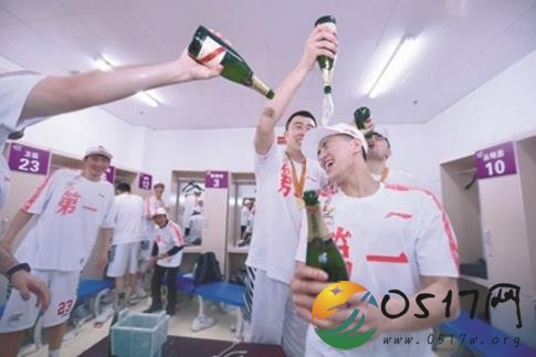 辽宁男篮CBA夺冠 100比88击败广厦男篮