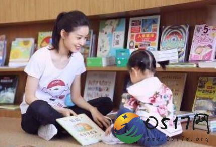 奶茶妹妹带女儿出镜 遭遇网络暴力后首次更博