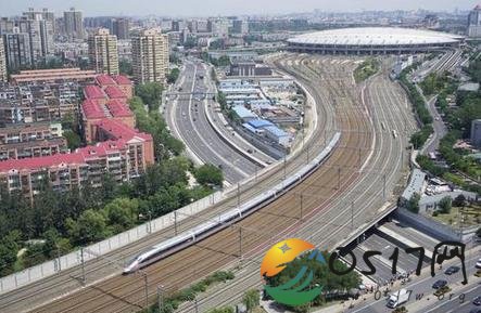 北京南站急客通道 为了保障五一客流稳定