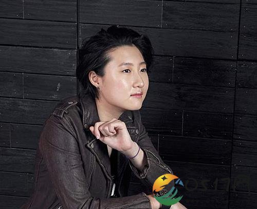 小龙女公开认爸 自称在天桥下睡了近一个月