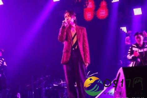 巡回演唱会林宥嘉兑现承诺带粉丝吃夜宵 