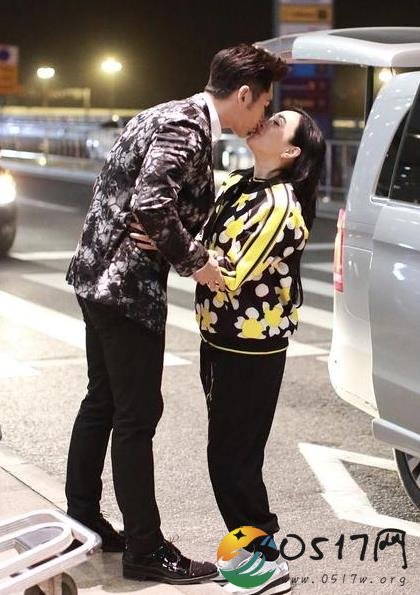 钟丽缇获老公接机 情感生活坎坷经历两次失败婚姻