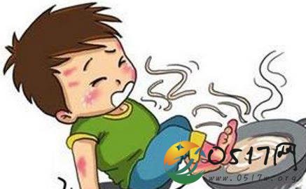 男童掉滚烫热水沟 男童为何会掉进热水沟