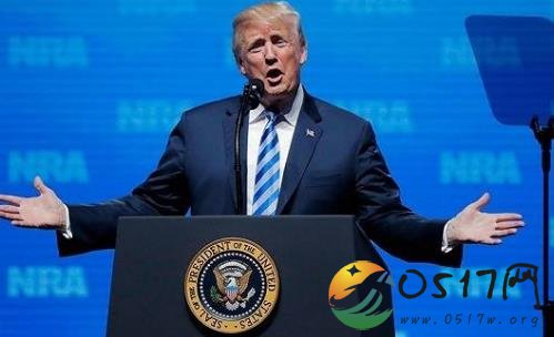 特朗普演讲模仿 将持刀犯罪与禁枪令联系在一起