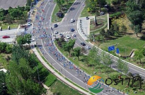 2018长城马拉松开跑 45.195km是个不小的挑战
