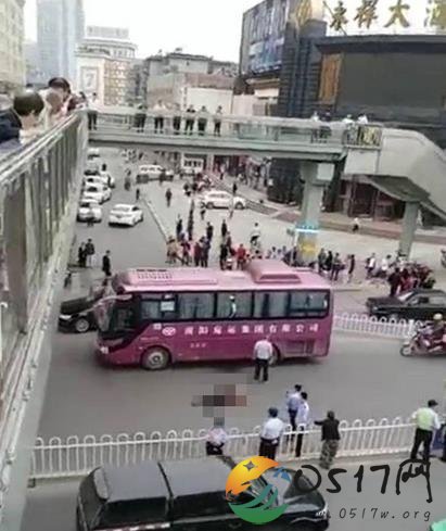 网约车女司机跳桥身亡 因车被扣索要无果