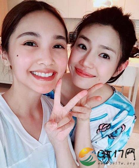 杨丞琳晒陈妍希合影 娱乐圈的艺人似乎都是朋友