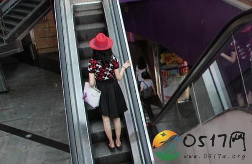 重庆现最苗条电梯 身材过于肥胖很难容得下