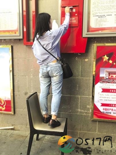 海口意见箱2米高 站着板凳还要踮起脚才能够着