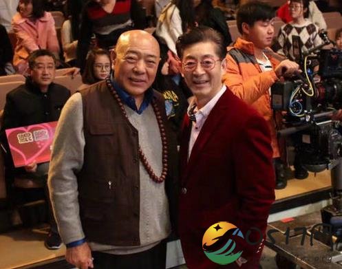 六小龄童晒与沙师弟合照 并祝沙师弟生日快乐
