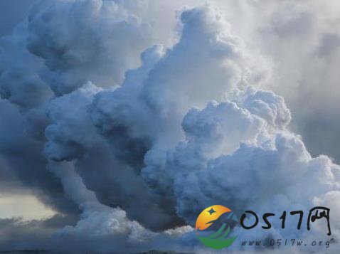 夏威夷火山熔岩入太平洋 产生有毒蒸汽云