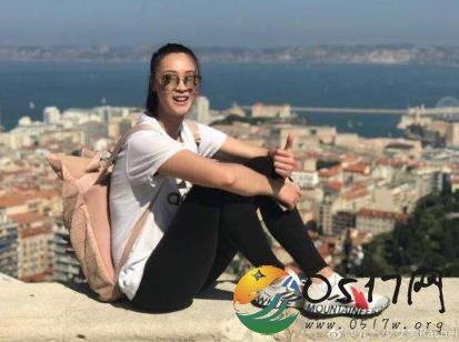 惠若琪晒旅游照 网友戏称头部以下全都是腿