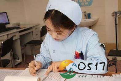 南京护士空中救人 护士是如何救人的