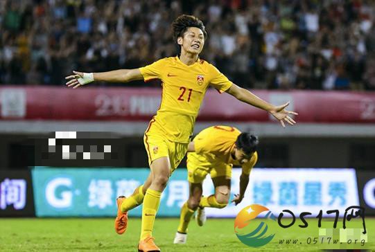 男足U19夺冠 两队在争夺战中互有攻受