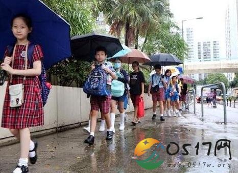 香港红色暴雨警告 学生可暂时不用上课