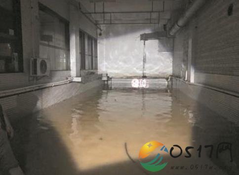 雨水倒灌被困车库 发求救短信后失联生死不明