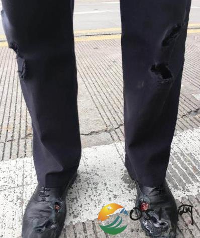 龙泉交警护航高考 遭无牌无证摩托车强行冲卡闯关