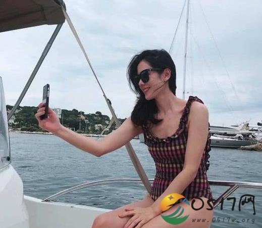 孙艺珍法国休假晒泳装照 像20岁小姑娘身材美貌依旧