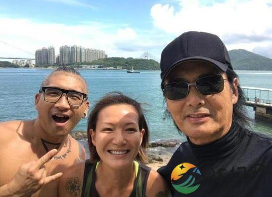 卢巧音偶遇周润发 是不是比中奖都开心