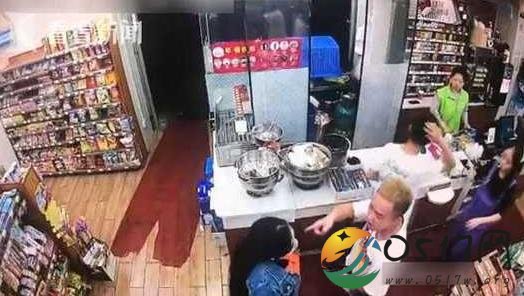 男子购物少付1块 本就理亏竟然还打人
