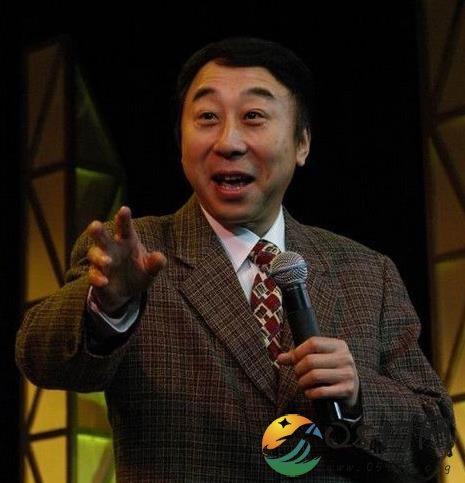 冯巩再获新职 兼任中央理论研究与学习委员会主任
