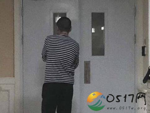 网友医院偶遇陈建斌 难道蒋勤勤要生了吗