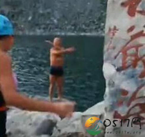 驴友太白山野泳 破坏生态玷污圣湖遭众人声讨