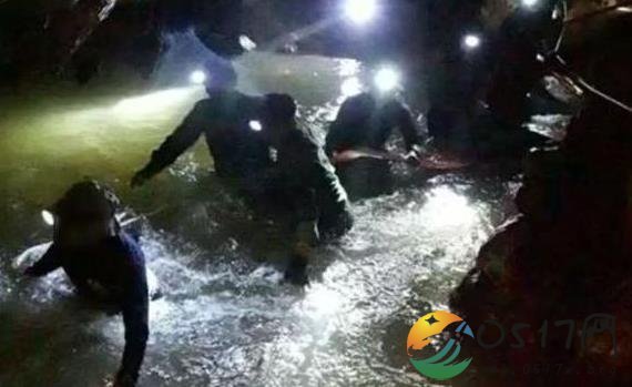 13人足球队被找到 超千名救援人员搜寻成功生还