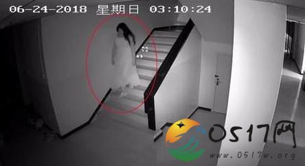 男群演乔装进女宿舍 原来偷东西是主要目的