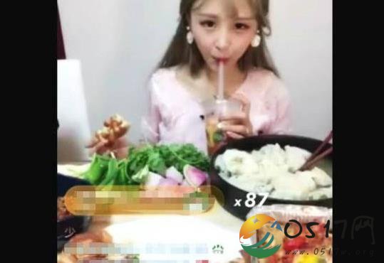 女主播一个月吃饭花超22万 为了人气也是拼了