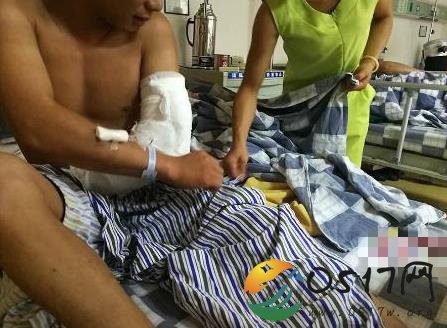 男子因多看一眼被追砍 当时是什么情况