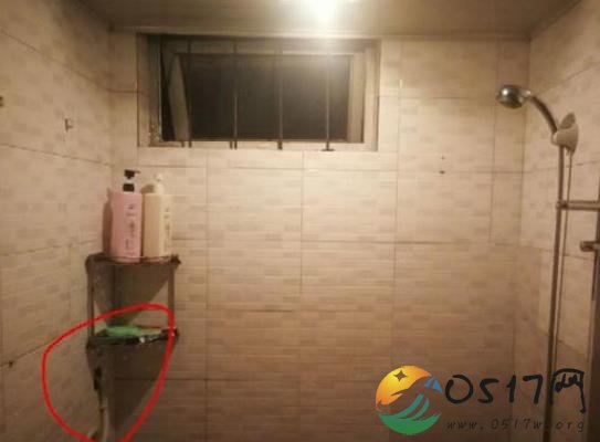 房客发现青旅墙上有洞 老板被疑偷窥拍裸照