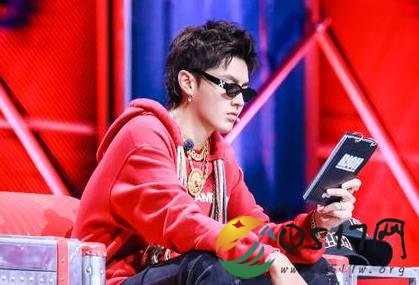 吴亦凡抵制网络暴力 希望争议到自己这里为止